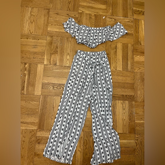 Matching Crop Top and Pants Set - Picture 5 of 5